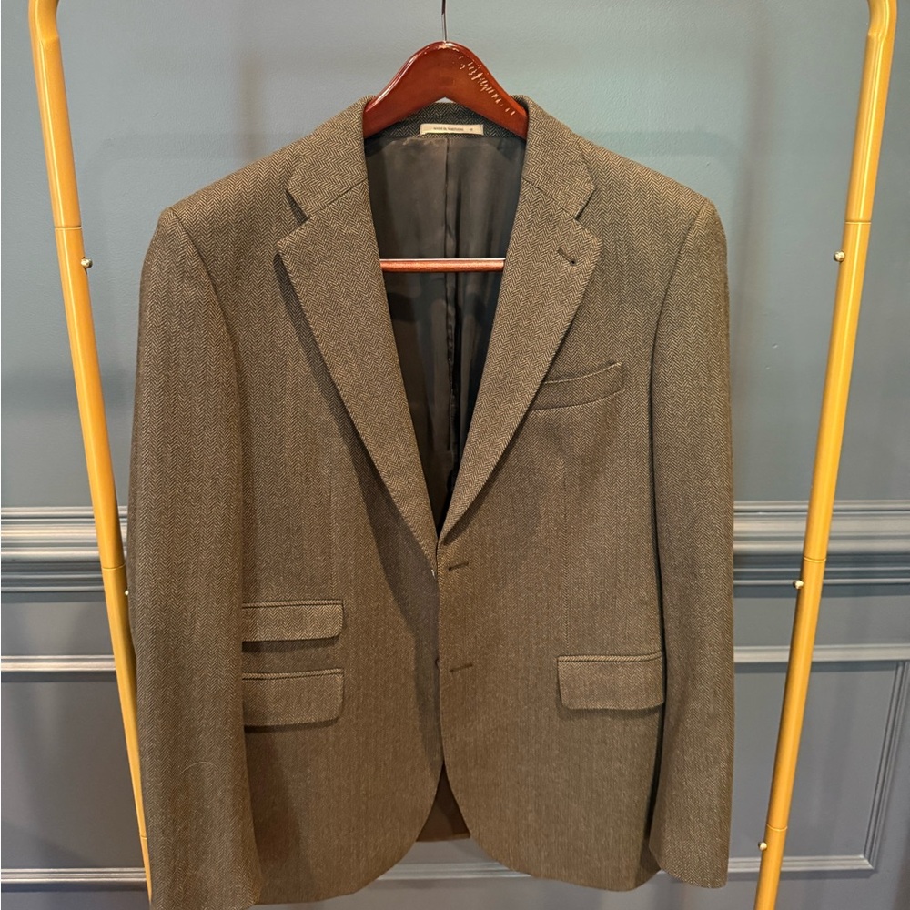 Elegant Men's Blazer in Brown